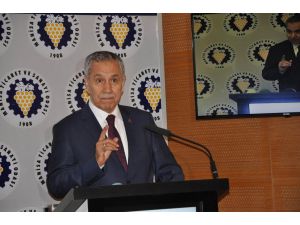 Arınç, Perakendecilik Ve Marketler Yasası Hakkında Konuştu