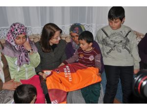 Bakan İslamdan, Madenci Çocuğuna Forma