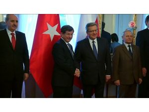 Davutoğlu Polonya Cumhurbaşkanı İle Görüştü