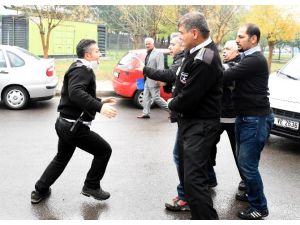 Gazetecilere Saldırdı İşinden Oldu