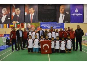 Badmintonda Büyük Başarı