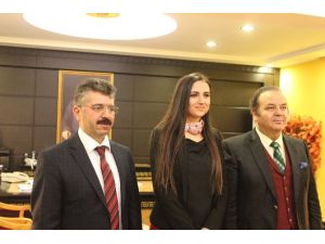 En İyi 50 Öğretmenden Biri Türk