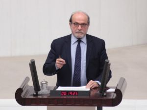 Kürkçü Kürsüde Osmanlı Türkçesiyle Konuştu