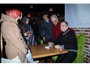 Hamal’a Mini Konser Ve İmza Günlü Tanıtım