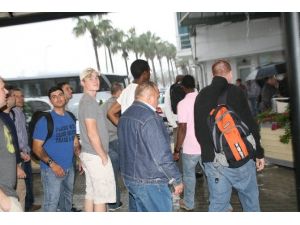 Amerikan Askerlerini Yağmur Vurdu