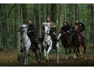 Diriliş “Ertuğrul” İlk Bölümüyle Ekrana Kilitledi