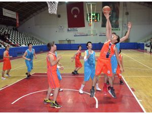 4 Kişi Oynadıkları Maçı Kazandılar