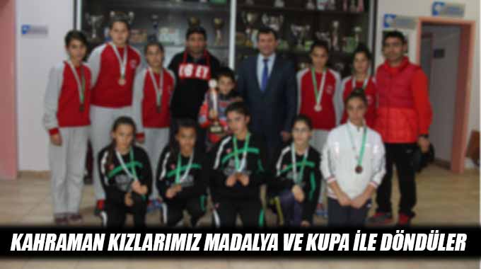 Kahraman Kızlarımız Madalya Ve Kupa İle Döndüler