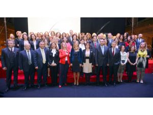 Yönetim Kurulunda Kadın Programının Başkanlığını Suzan Sabancı Devraldı