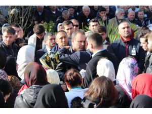 Yurttan Düşüp Ölen Üniversite Öğrencisi Toprağa Verildi