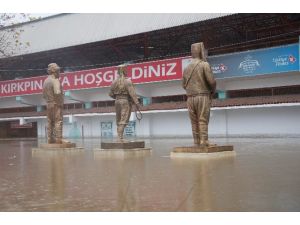 Er Meydanı Venedik’e Döndü