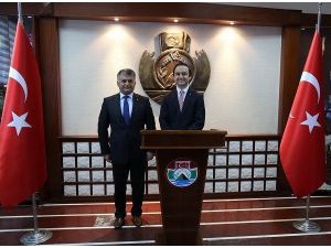 Türkiye’nin Batum Başkonsolosu Yasin Temizkandan Rize Valisi Yazıcıya Ziyaret