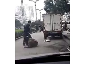 Sokak Ortasında Sevgili Kavgası