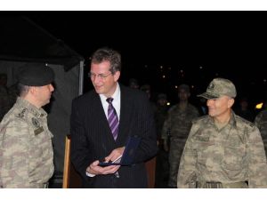 Almanya’dan Türk Komutana Madalya