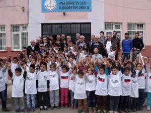 Beşiktaş Eski As Başkanı Levent Erdoğan Öğrencileri Sevindirdi