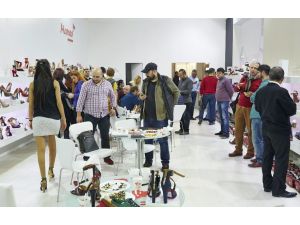 2015 Yaz Modası Ayakkabı Fuarında