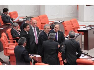 Deniz Baykal Genel Başkanın Koltuğuna Oturdu