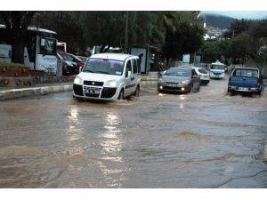 Şiddetli Yağış Bodrum’u Savaş Alanına Çevirdi
