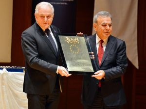 İzmir, Avrupa Konseyi Şeref Plaketiyle Ödüllendirildi