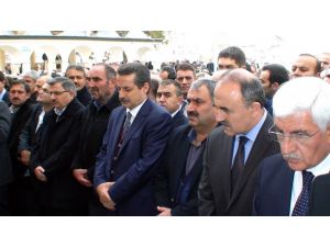 Bakan Çelik Konya’da Cenazeye Katıldı