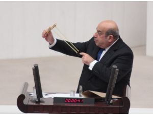 Başbakan Yardımcılarına Sapan Çekti