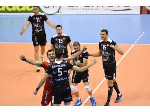 Halkbank Fenerbahçeyi Bekliyor