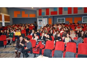 Öğretmenler Bu Kez Kendi Eğitimleri İçin Toplandı