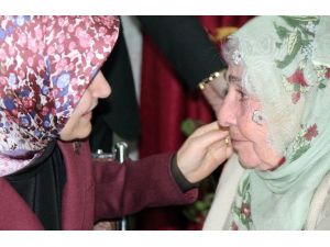Sare Davutoğlu’ndan Huzur Evine Ziyaret