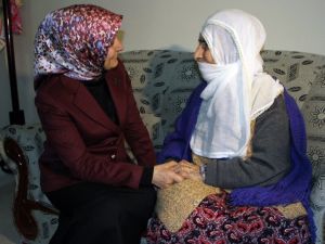 103 Yaşındaki Fatma Teyzeye Başbakan Eşinden Ziyaret
