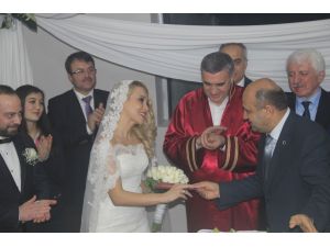 Bakan Işık’tan Gelin Ve Damada Üç Çocuk Tavsiyesi