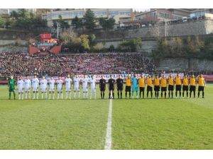 Tutap Şekersporlu Futbolculardan Asker Selamlı Protesto