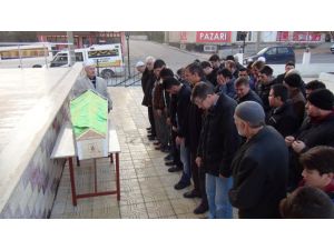 Yanlışlıkla Kestiği Diyaliz Borusu Sonucu Kan Kaybından Ölen Kadın Defnedildi