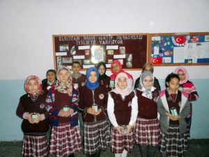 Elbistan İhl Ortaokulu’nun Filistinli 2 Yetim Kardeşi Var
