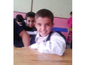 Barakanın Altında Kalarak Ölen Minik Berhat Toprağa Verildi
