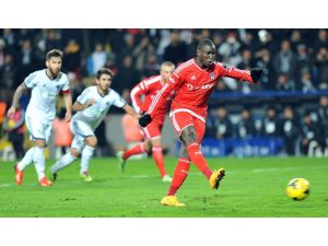 Lıverpool’un Belalısı Demba Ba