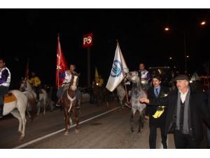 Fenerbahçeyi Bayburt’ta Atlı Ciritçiler Karşıladı
