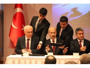 İlk Milli Uydu İçin İmzalar Atıldı