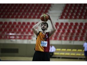 Furkan Aldemir İlk Maçına Çıktı