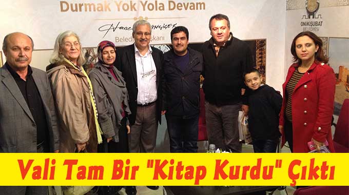 Vali Tam Bir Kitap Kurdu Çıktı