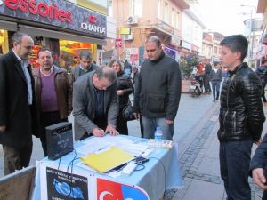 Ayvalık Ülkü Ocaklarından 300 Doğu Türkistanlıya Sahip Çıkma Çağrısı
