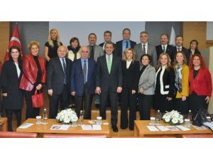 Kadınlar Mobil Teknoloji Öğreniyor