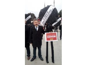 İdris Bal’dan Adliye Önünde Siyah Çelenkli Eylem