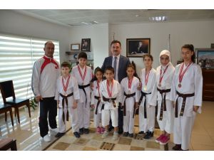 Dojo Bu Kez 11 Madalya İle Döndü