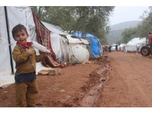 Suriyeli 150 Bin Çocuk Hastalık Ve Soğukla Mücadele Ediyor