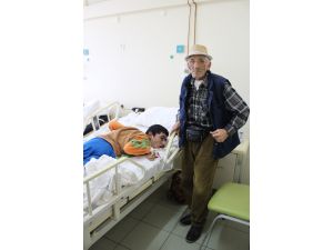 (Özel Haber) El Arabasıyla Değil Ambulansla İzmir’e Geldiler