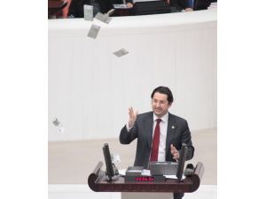 Chp’li Vekil Mecliste Euroları Havaya Saçtı