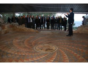 Başkan Saka Ve Meclis Üyeleri Antandros’u Gezdi