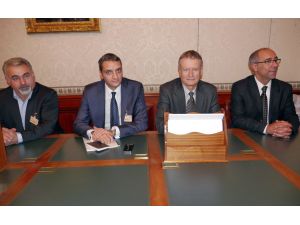 Fransa Parlamentosu’nda “Alevi Sempozyumu” Düzenlendi