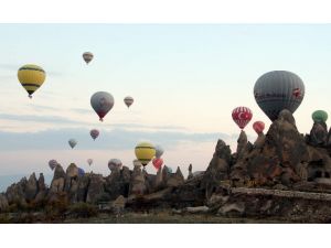 Kapadokya’da Balonlar Yeniden Havalandı