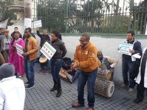 (Özel Haber) Göçmenlerden Müzikli, Danslı Eylem
